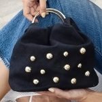 Bolsa Tela Negra con Argollas Oro Mod. 23 1101