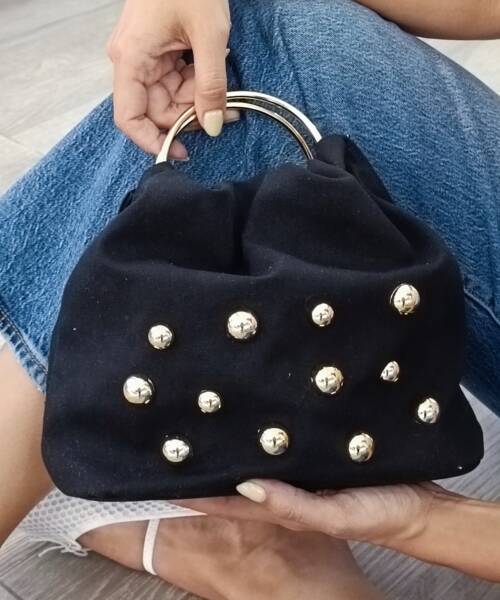 Bolsa Tela Negra con Argollas Oro Mod. 23 1101