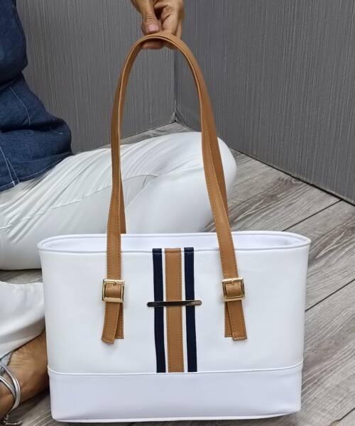 Bolso Perforado Blanco con Asa Hebillas Mod. 23 9051
