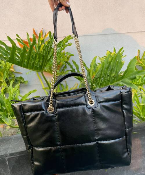 Bolso Morgan Negro: Elegancia Acolchada Mod. 23 9082