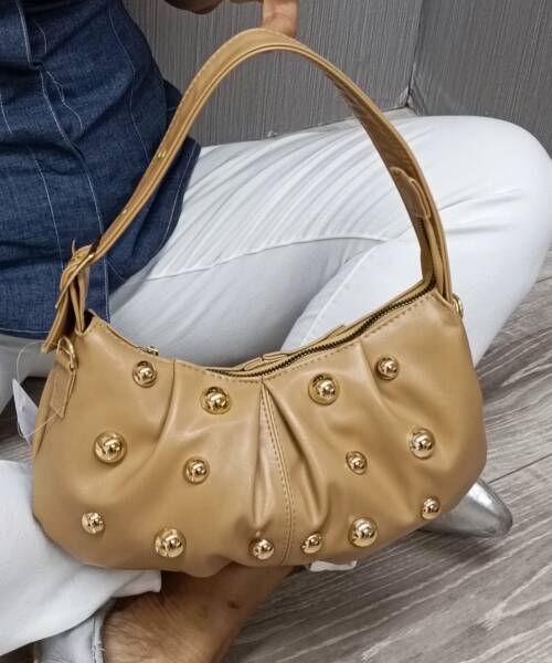 Bolso Cleveland Camel con Estoperoles Mod. 24 9002