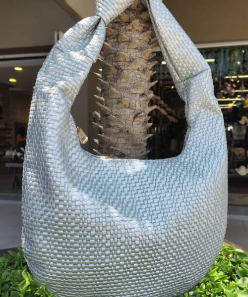 Bolsa Tejida en color Plata Mod. 24 9015